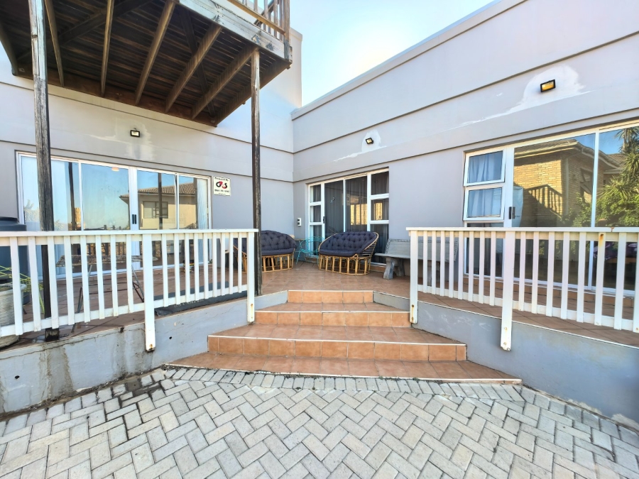 3 Bedroom Property for Sale in Wavecrest Eastern Cape